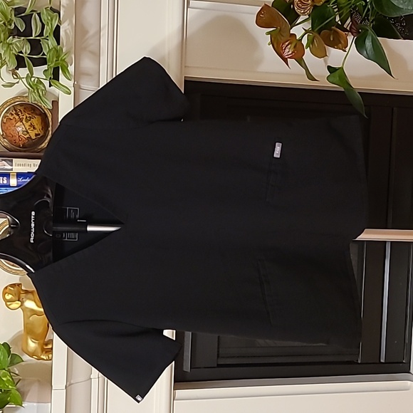 FIGS CASMA SCRUB TOP WOMENS SIZE LARGE BLACK nursing uniform - Picture 1 of 6